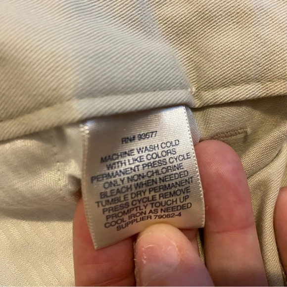 St John’s Bay Men’s Size 38X32 Flat Front Classic Easy Care Khaki Pants - Picture 3 of 4